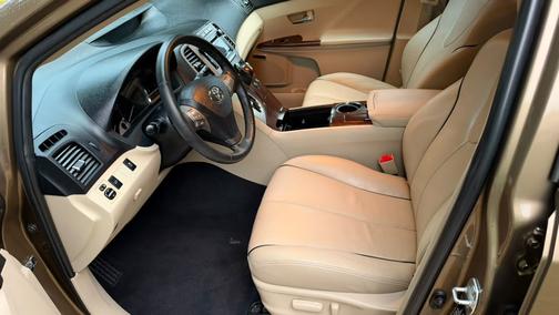 Brown 2010 Toyota Venza Base