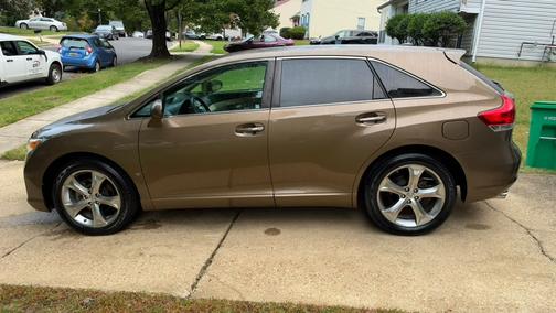 Brown 2010 Toyota Venza Base
