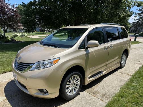2012 Toyota Sienna XLE