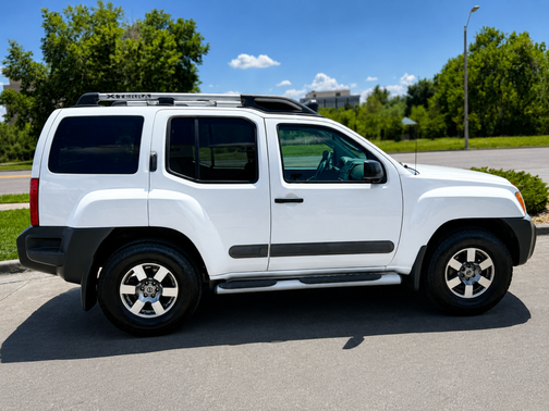 White 2011 Nissan Xterra Pro-4X