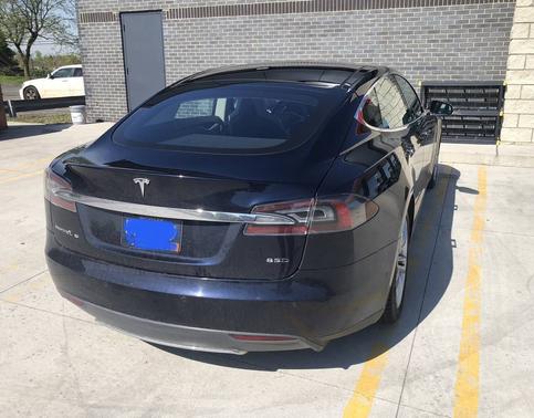 2015 Tesla Model S 85D