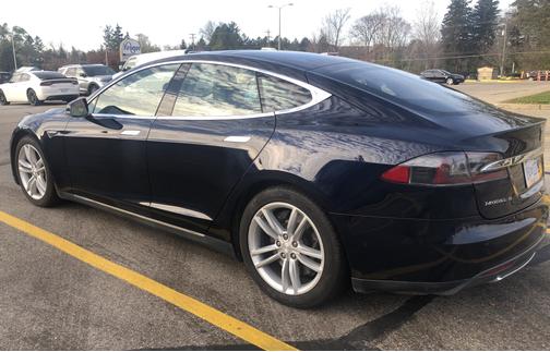 2015 Tesla Model S 85D