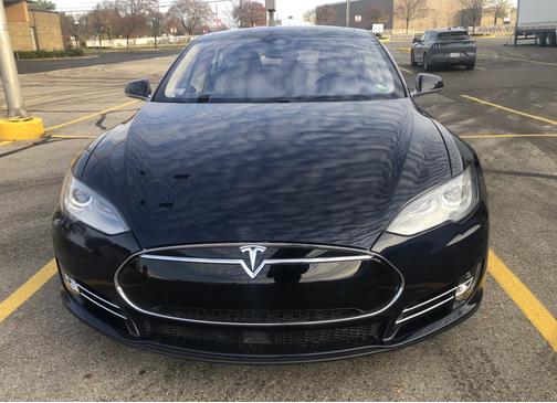 2015 Tesla Model S 85D