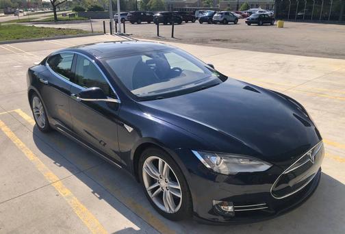 2015 Tesla Model S 85D