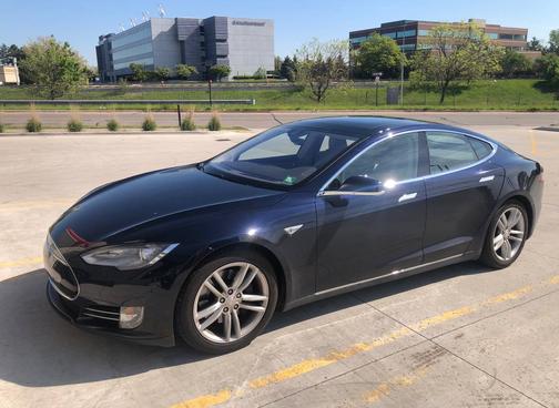 2015 Tesla Model S 85D