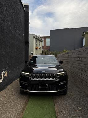 Black 2023 Jeep Grand Cherokee Summit Reserve