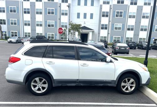 2013 Subaru Outback 2.5i Premium