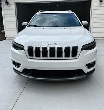White 2019 Jeep Cherokee Limited