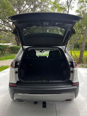 White 2019 Jeep Cherokee Limited