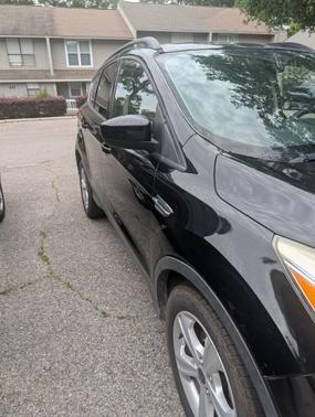 Black 2016 Ford Escape SE