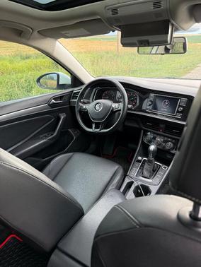 White 2019 Volkswagen Jetta 1.4T SE