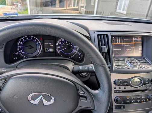 2013 INFINITI G37 x