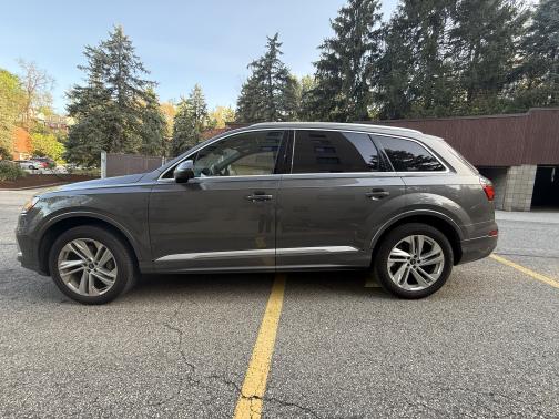 2021 Audi Q7 55 Premium Plus