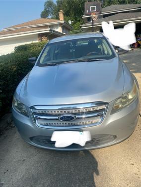 2010 Ford Taurus SE