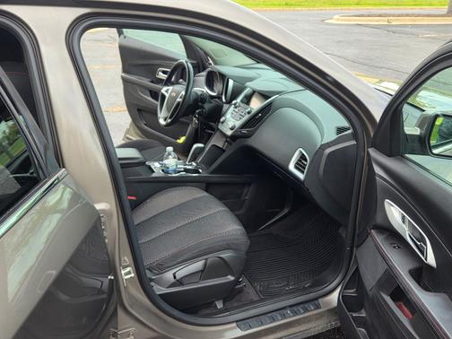 Gold 2012 Chevrolet Equinox 1LT