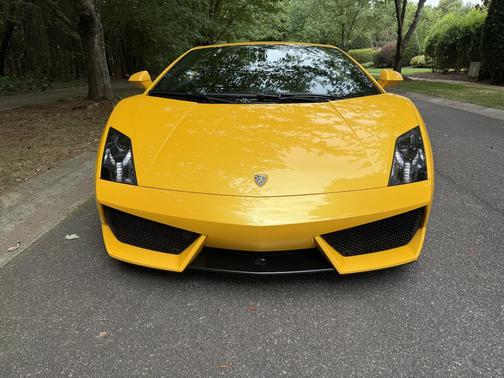 Yellow 2011 Lamborghini Gallardo LP560-4