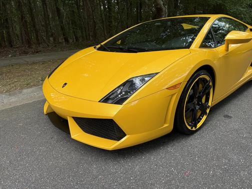 Yellow 2011 Lamborghini Gallardo LP560-4