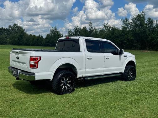 White 2019 Ford F-150 Lariat