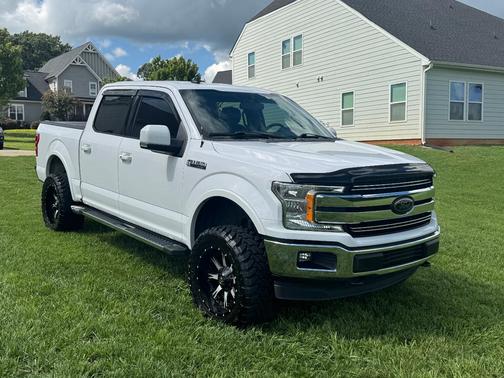 White 2019 Ford F-150 Lariat