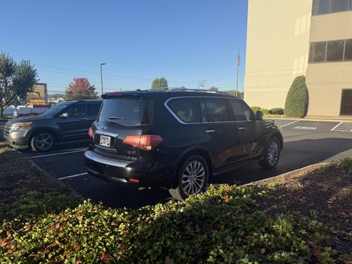 2016 INFINITI QX80 Base