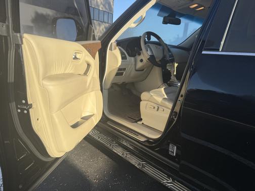 2016 INFINITI QX80 Base