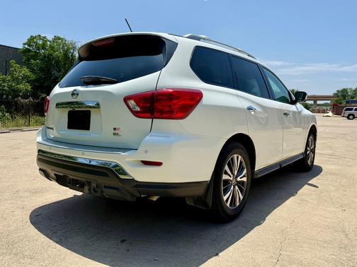 2017 Nissan Pathfinder SL