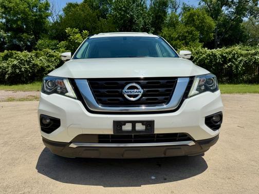 2017 Nissan Pathfinder SL
