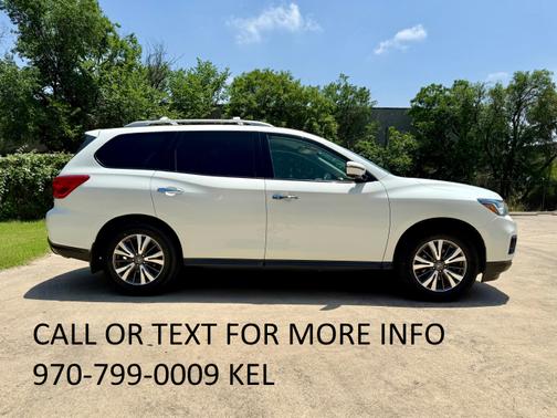 2017 Nissan Pathfinder SL
