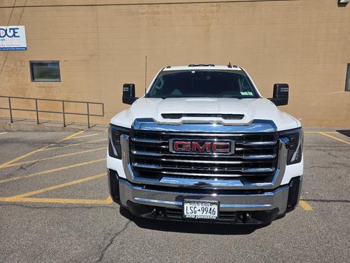 White 2025 GMC Sierra 2500 SLE