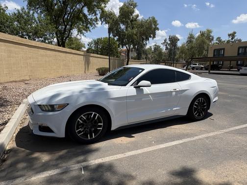White 2015 Ford Mustang V6