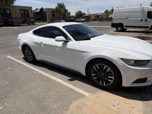 White 2015 Ford Mustang V6