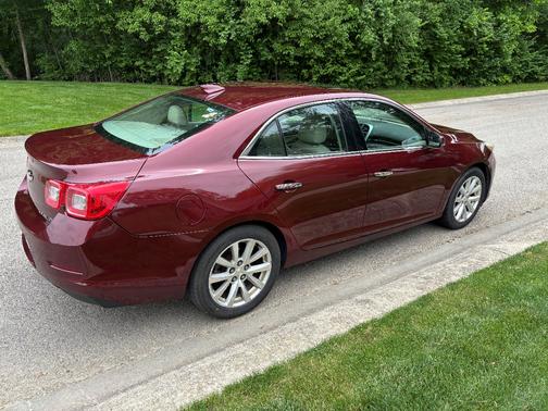 Red 2015 Chevrolet Malibu 1LZ