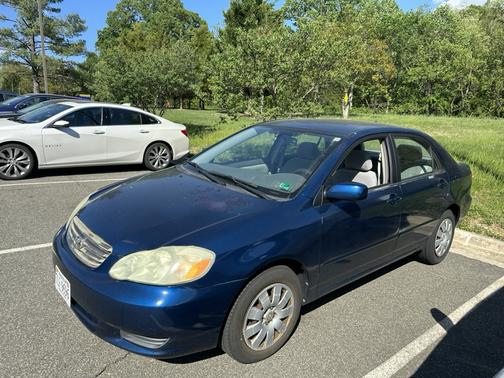 2004 Toyota Corolla LE