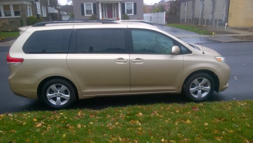 2011 Toyota Sienna LE