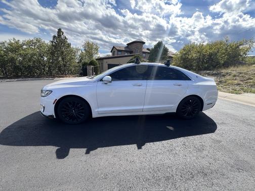 White 2018 Lincoln MKZ Premiere