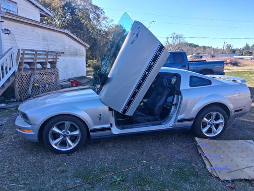 2006 Ford Mustang Base