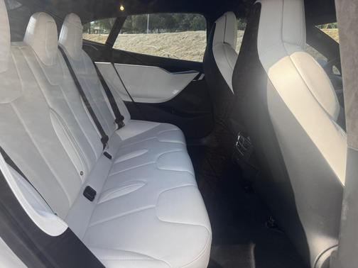 Silver 2017 Tesla Model S 75