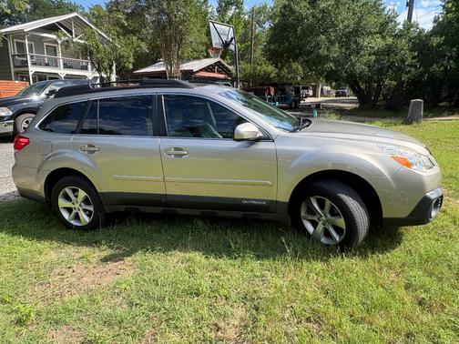 Gold 2014 Subaru Outback 3.6R Limited
