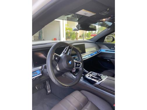 2023 BMW 740 i