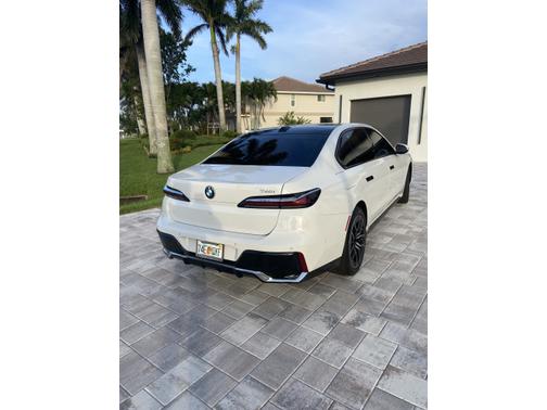 2023 BMW 740 i