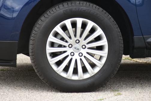 2012 Lincoln MKX Base