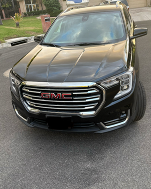 Black 2022 GMC Terrain SLT