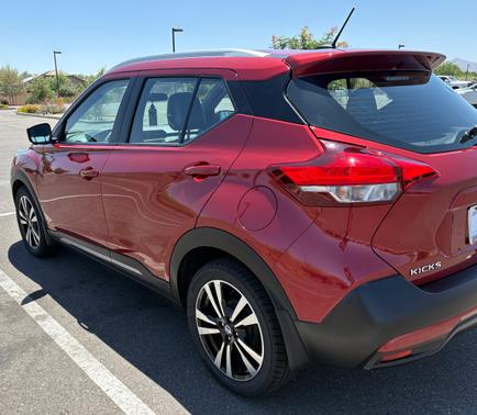 Red 2019 Nissan Kicks SR