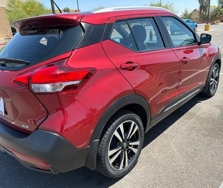 Red 2019 Nissan Kicks SR