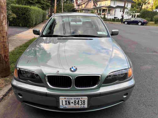 2002 BMW 325 xi