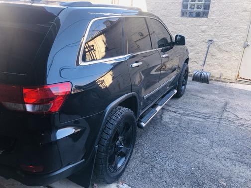 Black 2013 Jeep Grand Cherokee Overland