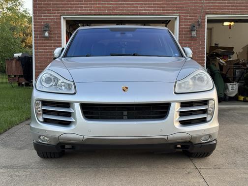 Silver 2009 Porsche Cayenne Cayenne