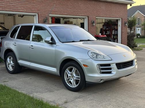 Silver 2009 Porsche Cayenne Cayenne