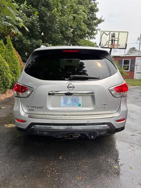 2014 Nissan Pathfinder SL