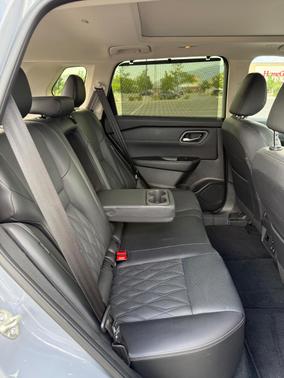 Gray 2024 Nissan Rogue Platinum